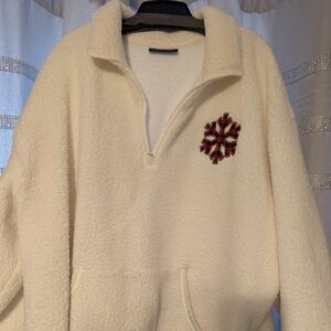 26/28 White Pullover Fleece